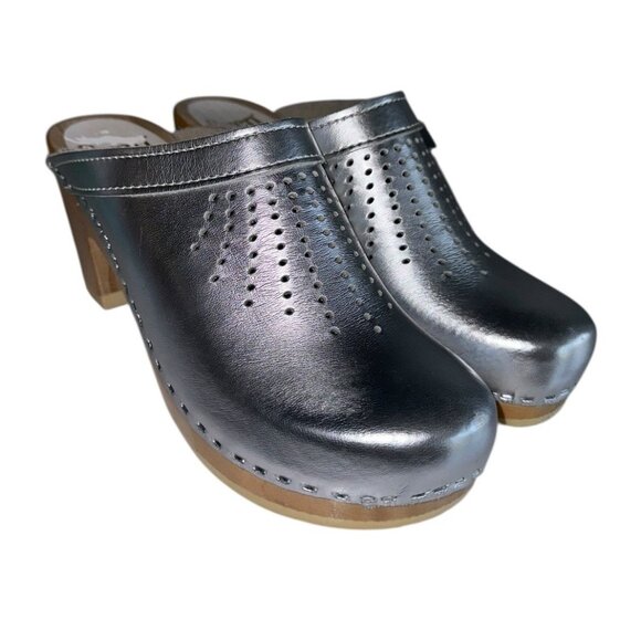 Sven Original Spray Punch Clogs Womens Sz 39 Or 8.5-9 Silver Metallic Leather 3” - Picture 1 of 10